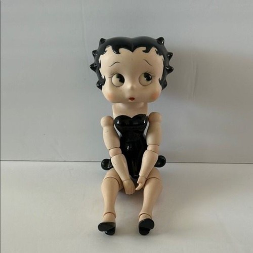 1982 vintage porcelain - 1982, betty