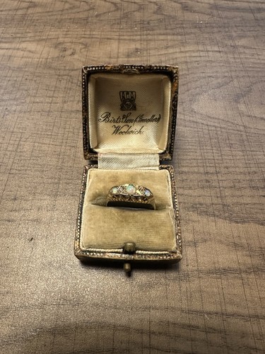 Ladies opal diamond 18ct - diamond,