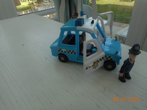 Musical postman pat - musical, police