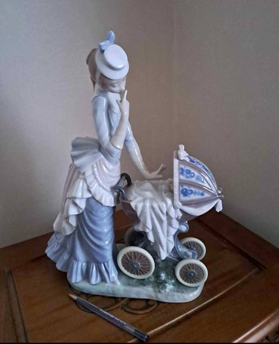 Lladro babys outing - babys,