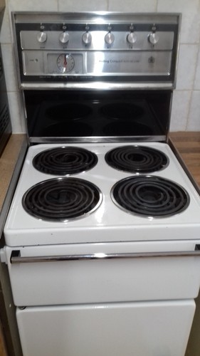 Belling cooker white model - white;,