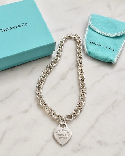 Tiffany return to - &,