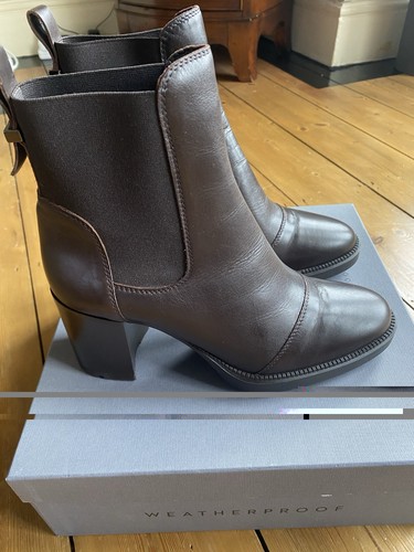 Russell and bromley aquatalia - bromley,