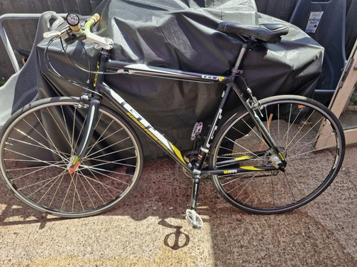 Series four road bike - gt,