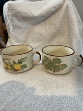Set of 2 Vintage Retro Ceramic