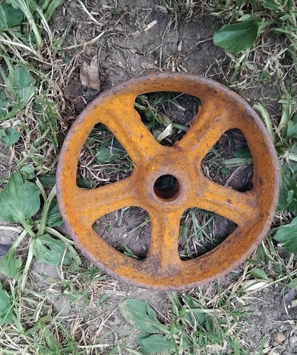 Vintage cast iron - wheel, 5.5"