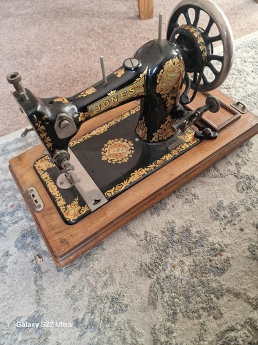 Jones family hand crank - hand,
