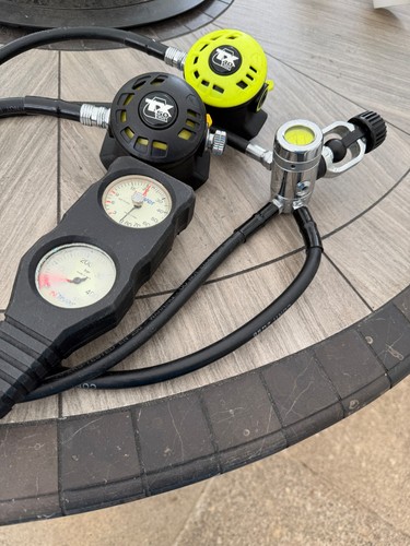 Apeks scuba diving regulator - scuba,