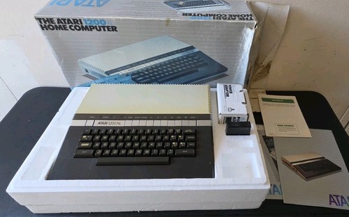 Atari 1200xl home computer - atari,