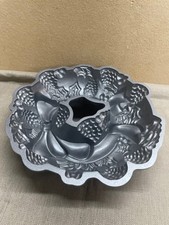 Nordic ware Holiday Wreath Christmas Cake Bundt Pan USA