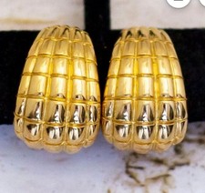 Vintage Gold Tone Geometric Scales Pattern Clip On Earrings by Avon - BD1