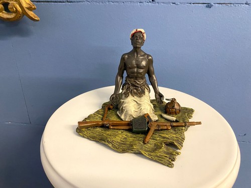 Colored bronze sculpture - colored,