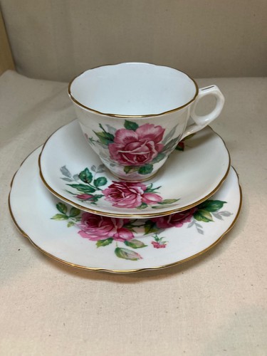 Vintage cups saucers trio s - vintage, cups+saucers,