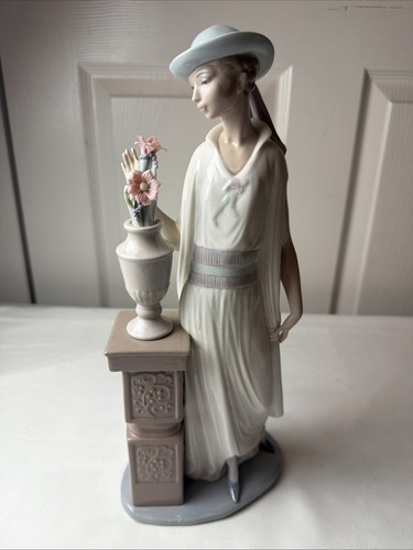 Lladro lady grand casino - lladro,