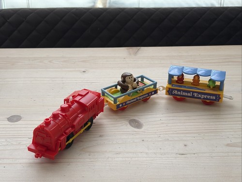 Tomy tomica world - tomica, trackmaster
