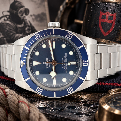 Tudor black bay - black, 39mm