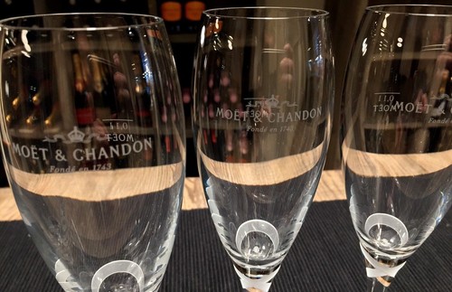 Moet chandon champagne - chandon,