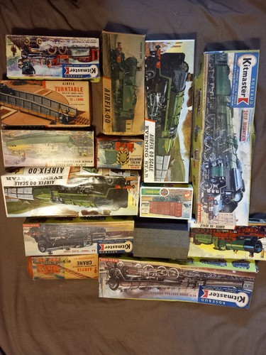 Boxes 1960s airfix kitmaster - boxes, 1960s?