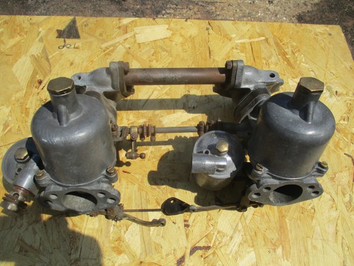 Twin carburettors 1 - twin,