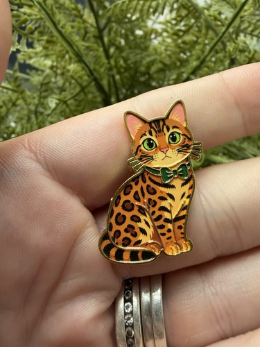 Super bengal cute leopard cat - super,