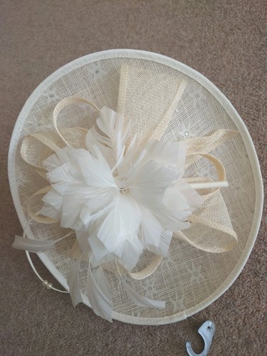 Ivory cream fascinator - cream,