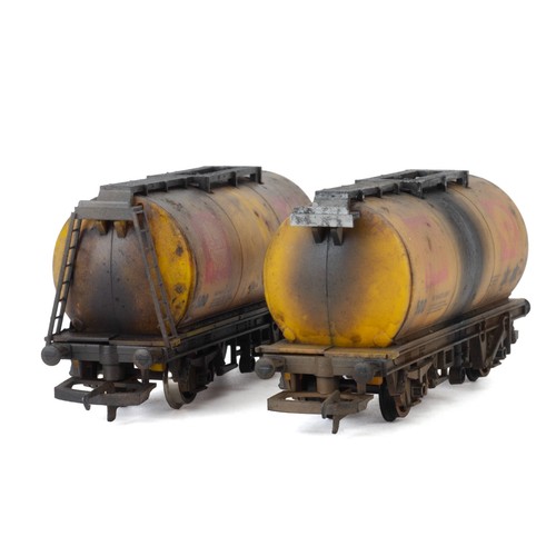 Hornby gauge x shell - gauge, 2