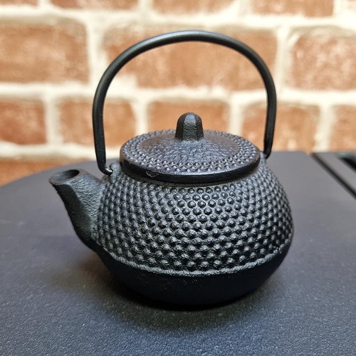 Cast iron miniature kettle for - cast,