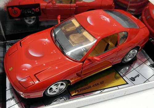 Burago scale diecast 3036 - burago,