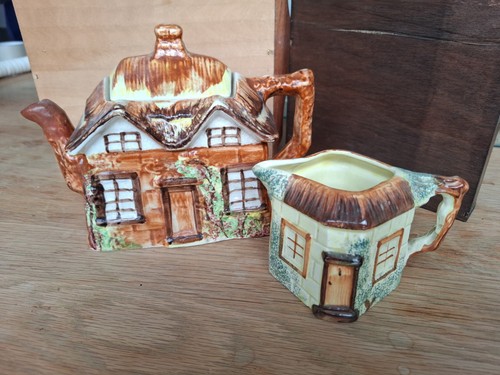 Keel street pottery cottage - pottery,