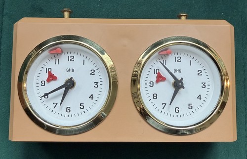 Analogue chess clock timer - chess,