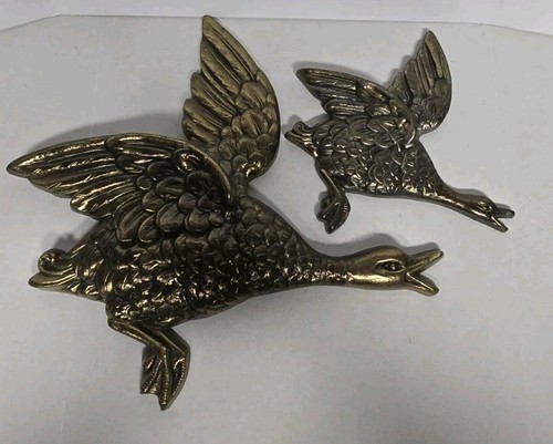 Vintage cast metal brass - 2,