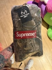 Supreme Realtree Box Logo