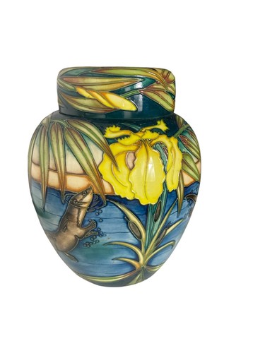 Moorcroft pottery otters - moorcroft,