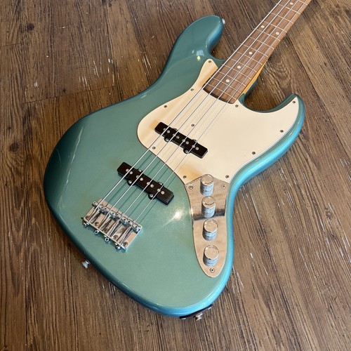 Squier fender active jazz - by,