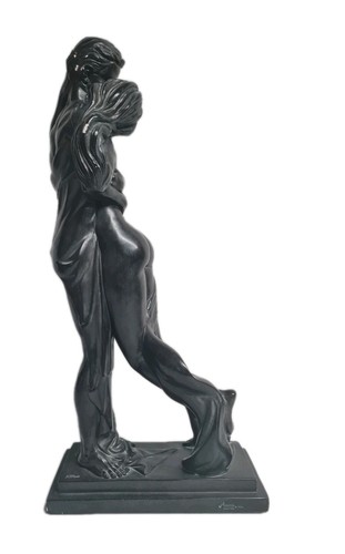 Austin sculpture caress - ii, 22