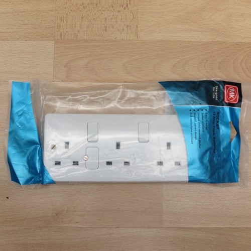 Logic plus triple 13a 240v - triple,