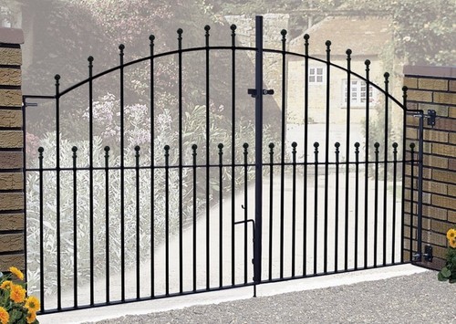 Manroe ball top driveway gate - manroe,