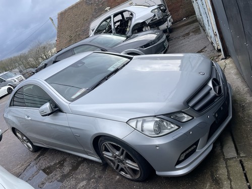 Mercedes benz class coupe - e,