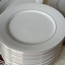 Classic Gold Porcelain Dinner