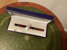 Waterman Laureate Red Medium