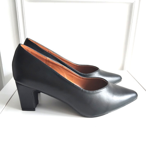 Black faux leather - chunky, heel
