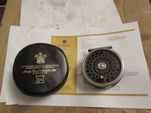 Good original vintage hardy - v,