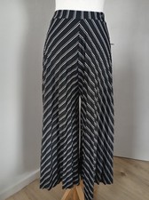 Women pleated trousers QED LONDON size 8 Used