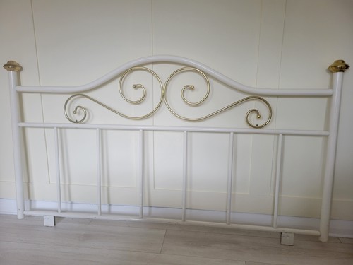 Metal cream and brass colored - and,