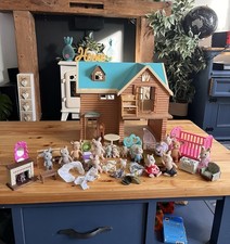 Sylvanian Families Larchwood Lodge With Figures & Furniture Bundle
