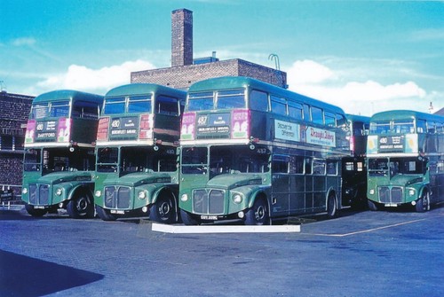 047m 6x4 bus photo - bus,