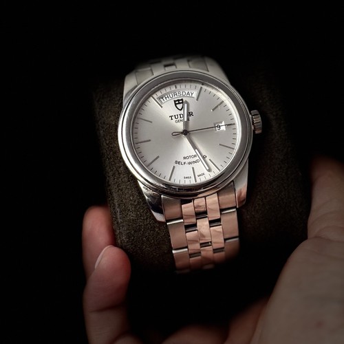 Tudor glamour day - day, date