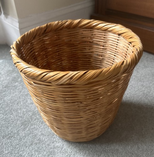 Lovely vintage solid - lovely, wicker