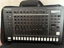 Roland TR8S TableTop Synthesizer Drum Machine - Black