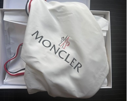 Brand new moncler snug - brand,